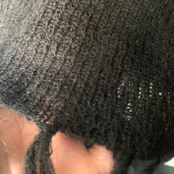Knitted Cape - Picture 5 of 5